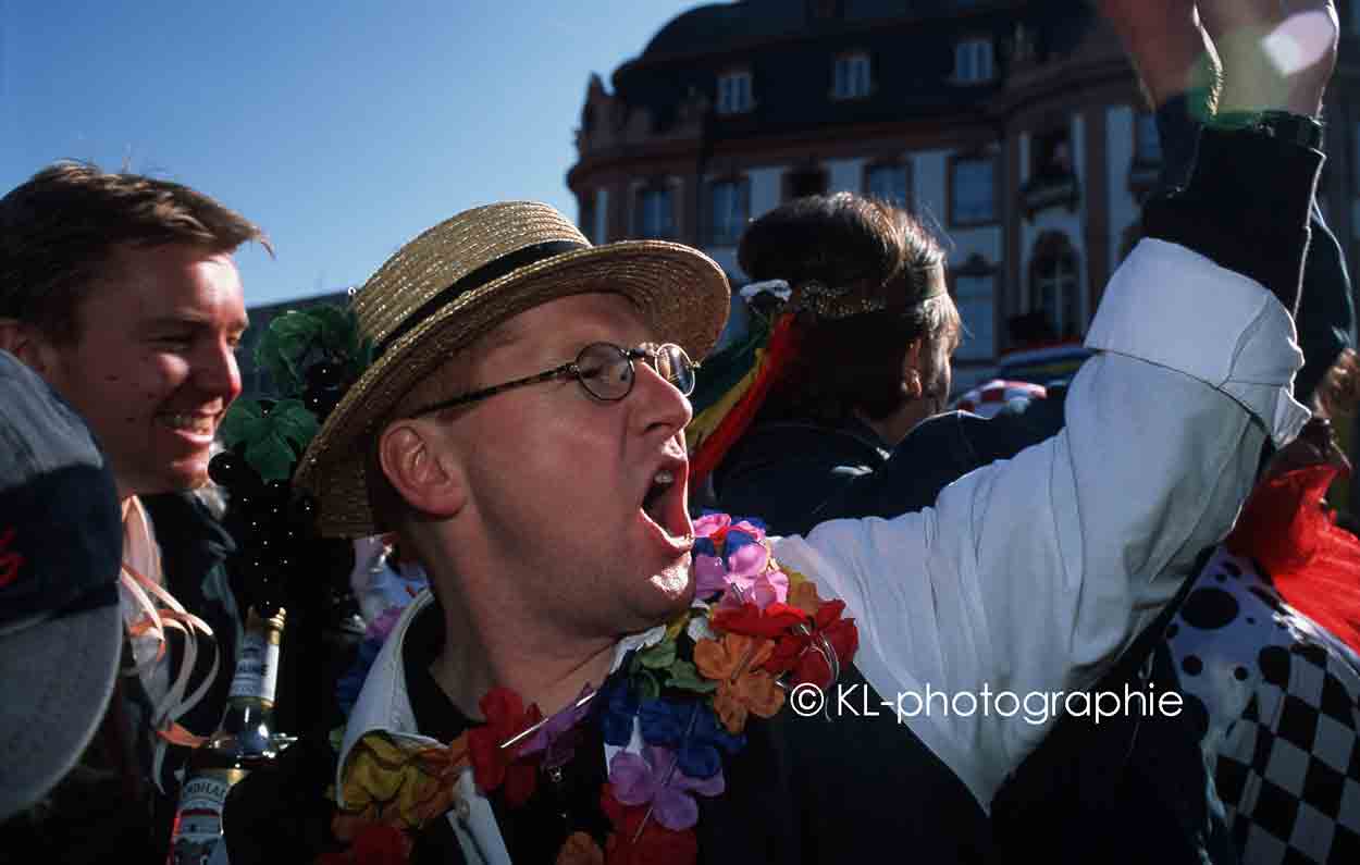 rosenmontagszug in mainz